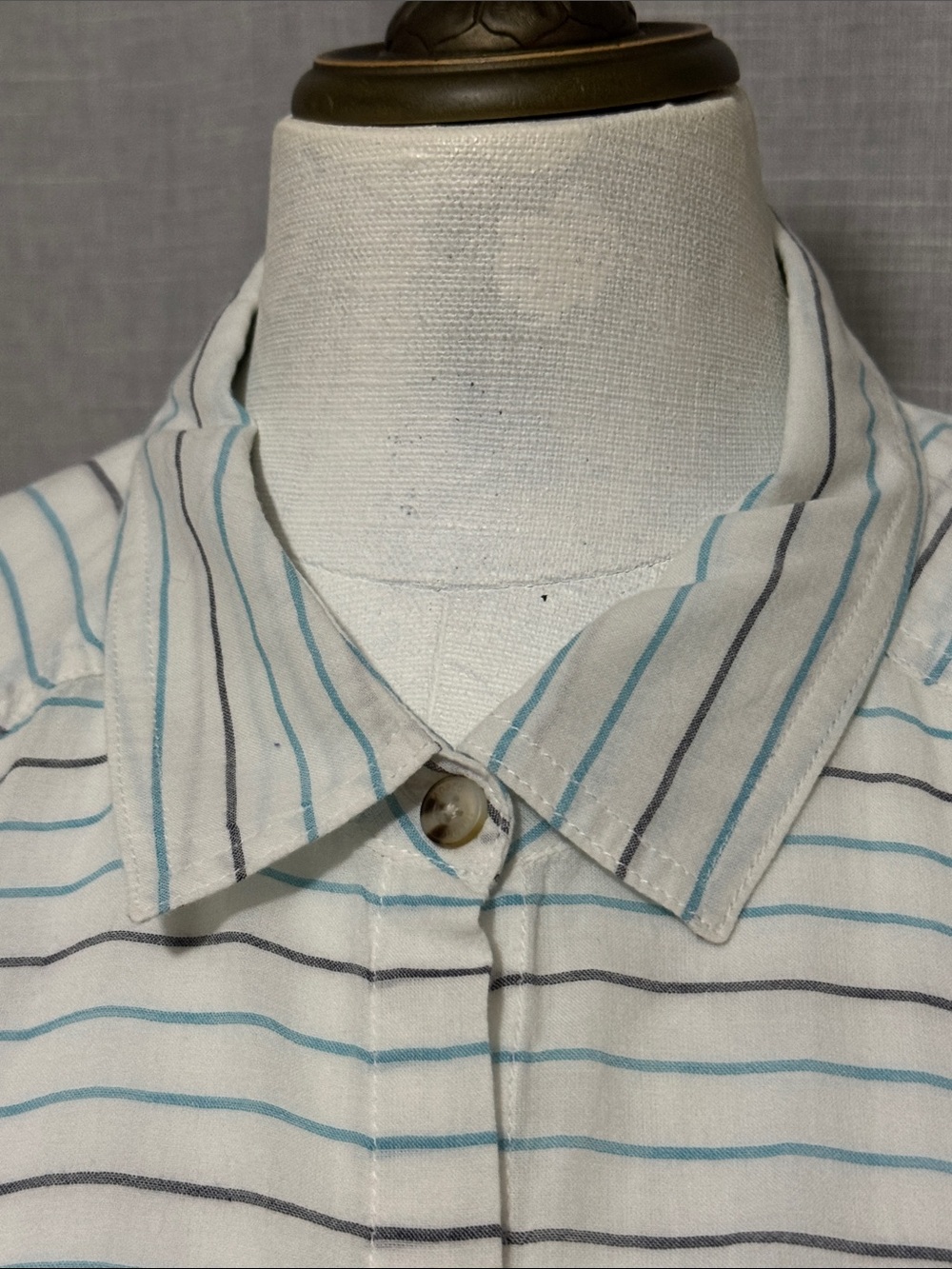 Toad & Co Organic Cotton Button Up-XL-Slightly Sheer-White/Blue-Lightweight-EUC - Picture 4 of 16
